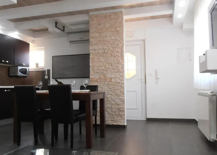 Ines 2 Διαμέρισμα Πούλα