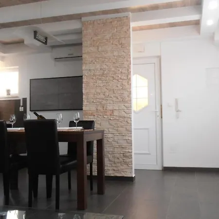 Ines 2 Apartament Pula